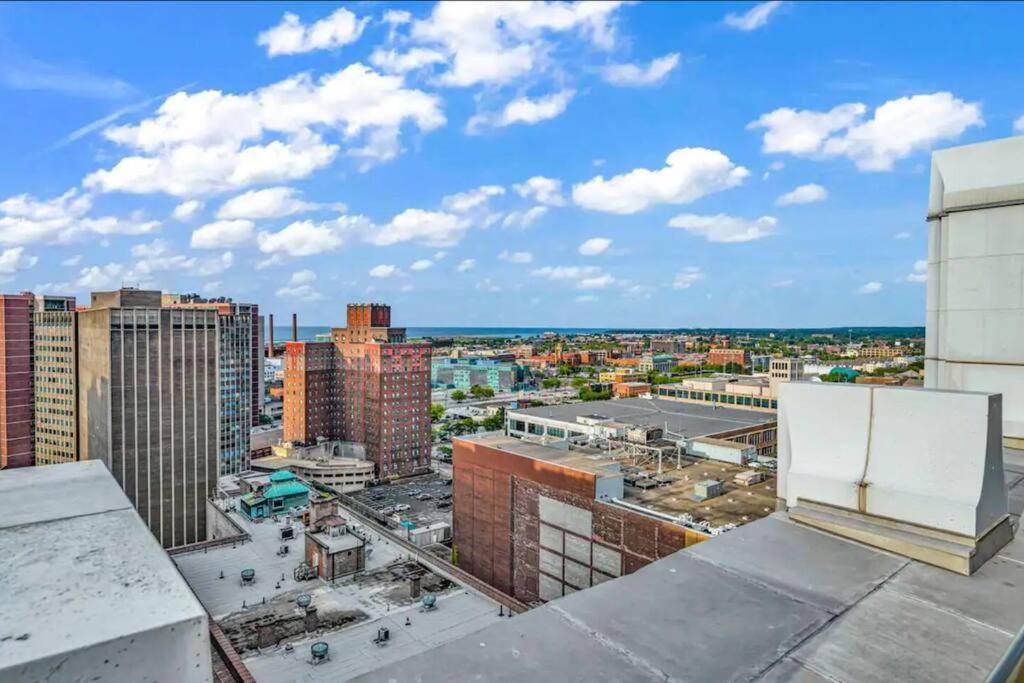 Apartmán 2Br Unit In The Heart Of Dt On Playhouse Square, With Pool And Gym Access-1106 Cleveland Exteriér fotografie
