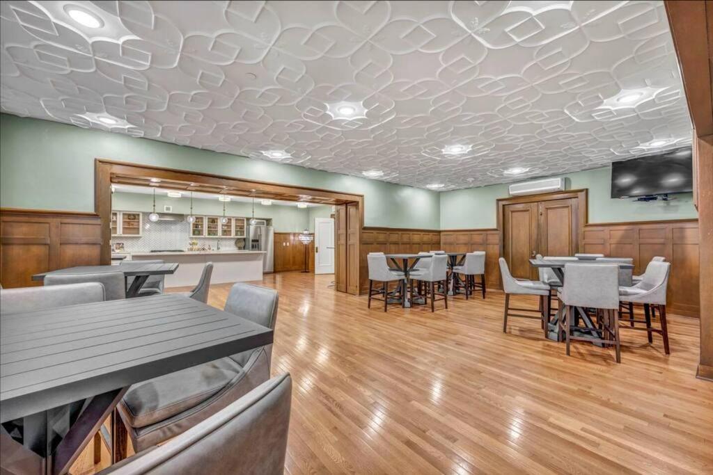 Apartmán 2Br Unit In The Heart Of Dt On Playhouse Square, With Pool And Gym Access-1106 Cleveland Exteriér fotografie