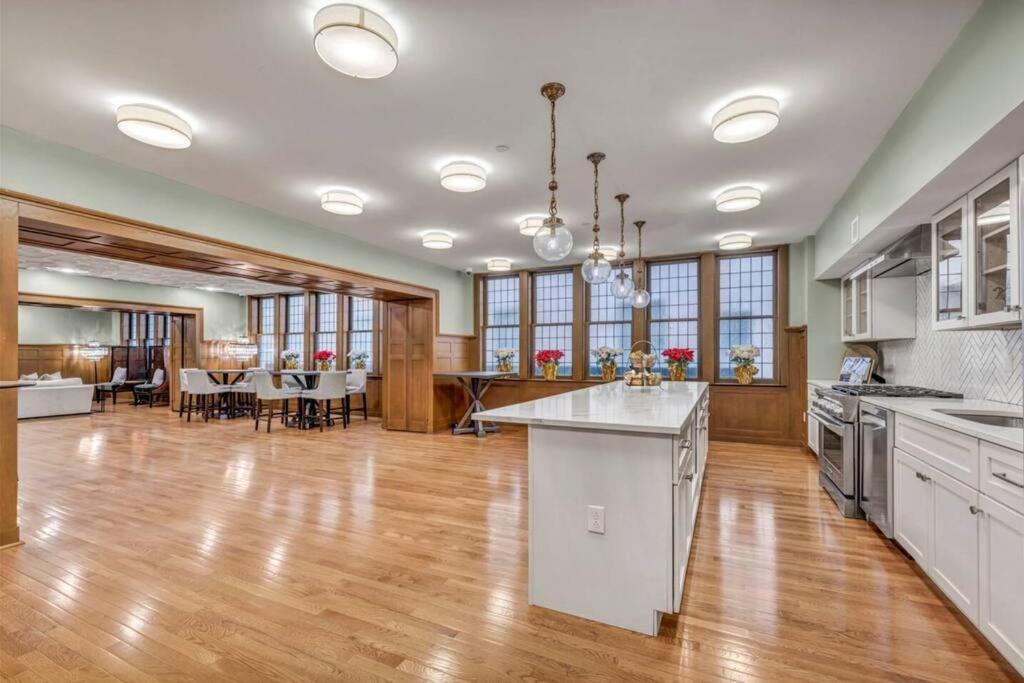 Apartmán 2Br Unit In The Heart Of Dt On Playhouse Square, With Pool And Gym Access-1106 Cleveland Exteriér fotografie