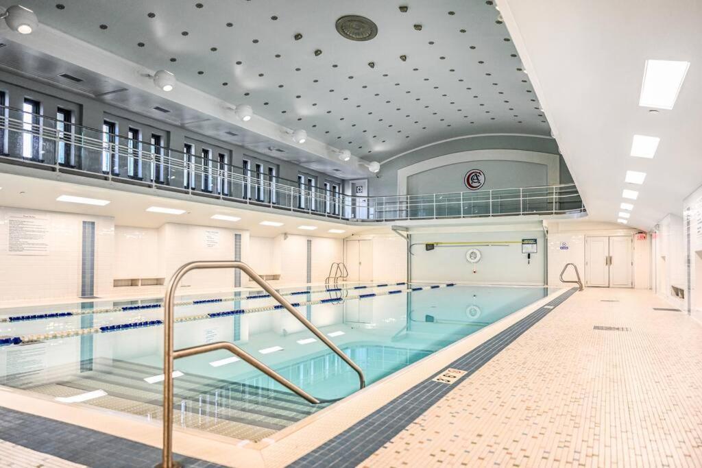 Apartmán 2Br Unit In The Heart Of Dt On Playhouse Square, With Pool And Gym Access-1106 Cleveland Exteriér fotografie