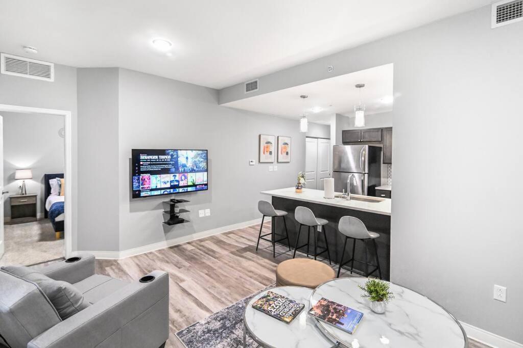 Apartmán 2Br Unit In The Heart Of Dt On Playhouse Square, With Pool And Gym Access-1106 Cleveland Exteriér fotografie